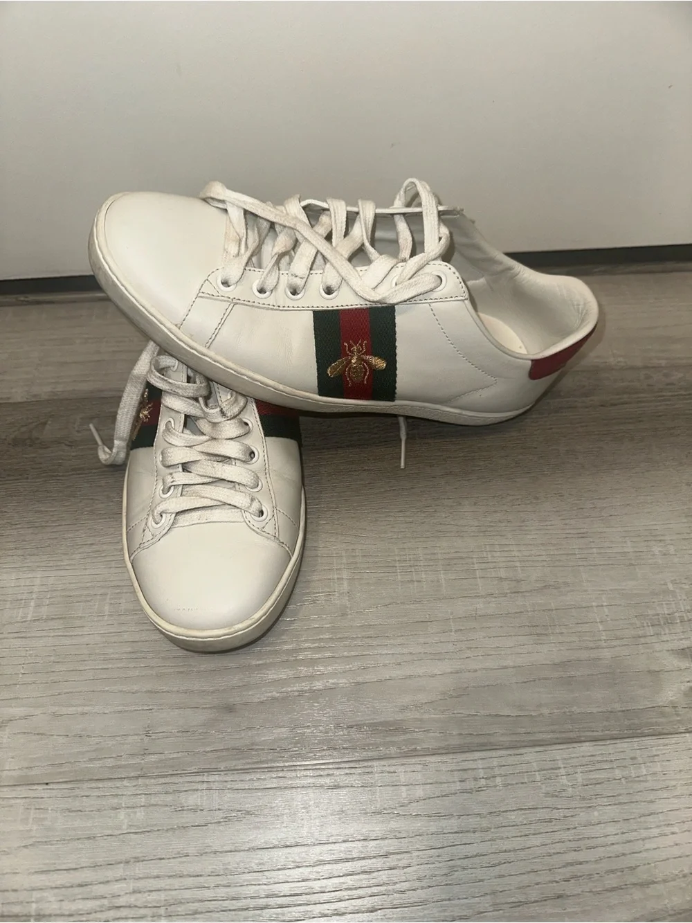 Gucci Ace Bee Leather Low-Top Sneakers with Green & Red Stripe